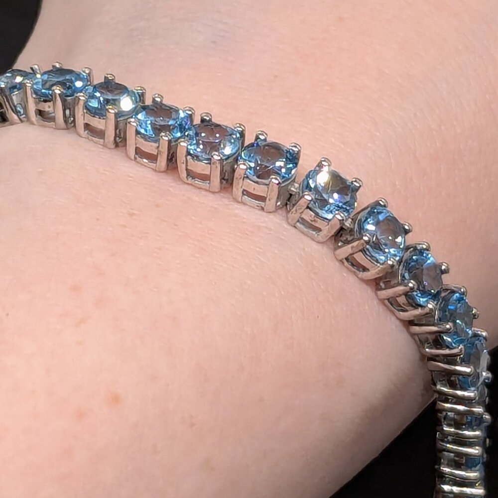 Electric Blue Topaz bracelet in sterling silver - 7.5 inches genuine stones, 925